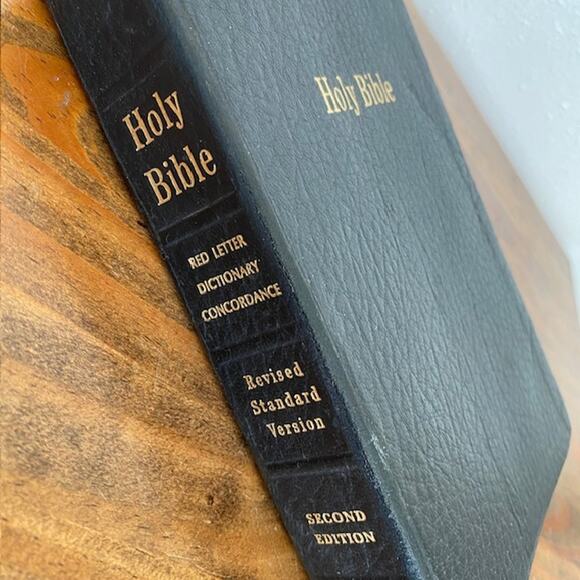 Nelson Holy Bible Black cover - Revised Standard Version - Picture 5 of 9
